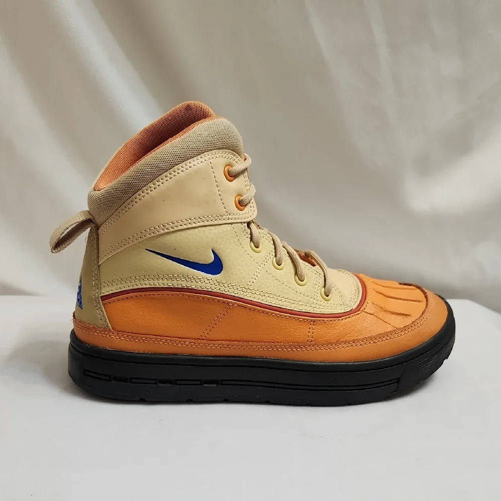 Nike ACG Woodside 2 High-top Orange Tan Lace-up Boots (Big Kids Size 4Y)